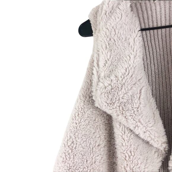 BB Dakota Sherpa Vest Womens XS Cream Fuzzy Open Front Cozy Neutrak Minimalist - Picture 3 of 6